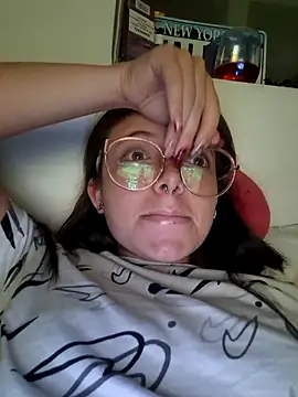 linda-schmidt online show from November 16, 2025, 1:43 am