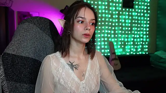 Snapshot of alyssa_sweet chatting on March 18, 2025, 5:23 am alyssa sweet online show from March 18, 2025, 5:23 am