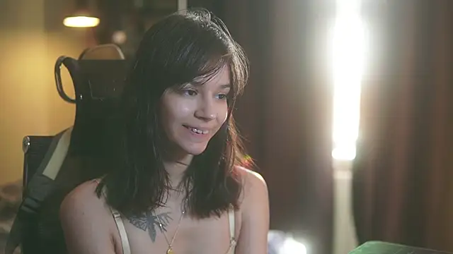 Snapshot of alyssa_sweet chatting on September 17, 2025, 4:25 am alyssa sweet online show from September 17, 2025, 4:25 am