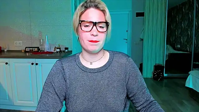 Snapshot of HotTiffani chatting on February 6, 2026, 2:29 am HotTiffani online show from February 6, 2026, 2:29 am