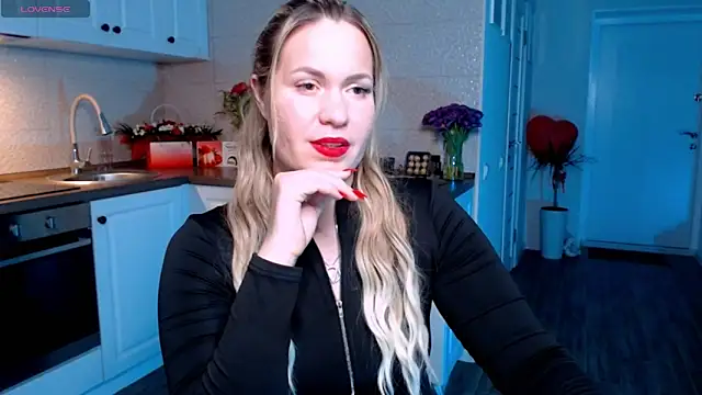 HotTiffani online show from March 10, 2025, 3:09 pm