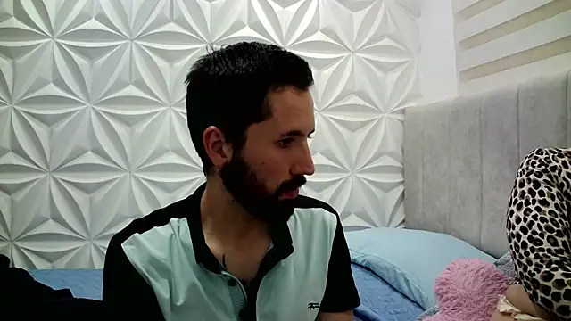 Snapshot of jerryandjessica chatting on December 20, 2024, 6:29 am jerryandjessica online show from December 20, 2024, 6:29 am