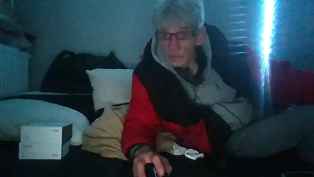 Snapshot of InMeinenMund chatting on November 14, 2025, 12:25 am InMeinenMund online show from November 14, 2025, 12:25 am