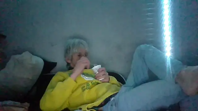 Snapshot of InMeinenMund chatting on February 8, 2026, 5:16 am InMeinenMund online show from February 8, 2026, 5:16 am