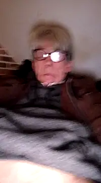 Snapshot of InMeinenMund chatting on December 1, 2024, 6:24 pm InMeinenMund online show from December 1, 2024, 6:24 pm