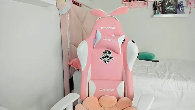 cherrycute online show from December 4, 2024, 1:08 am