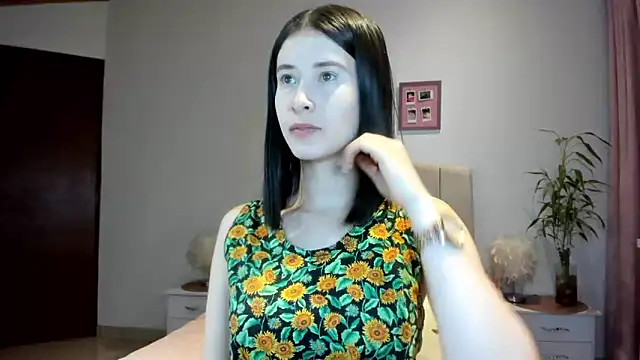 macarena vallejo online show from November 25, 2025, 3:29 am