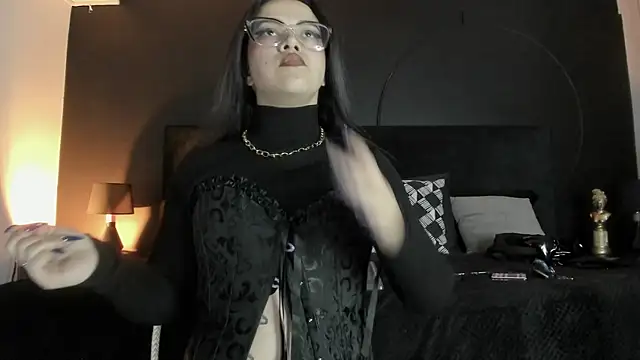  Jade 16 online show from March 12, 2025, 3:29 pm