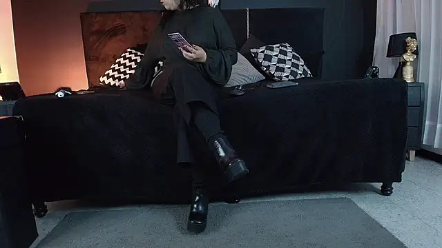  Jade 16 online show from September 25, 2025, 11:49 am