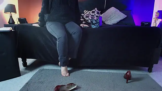  Jade 16 online show from November 13, 2025, 11:47 am