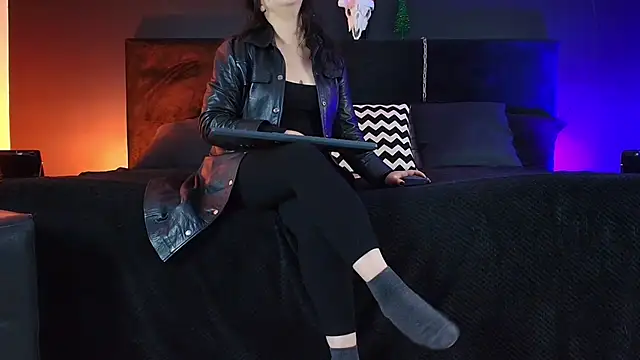  Jade 16 online show from December 22, 2025, 11:54 am