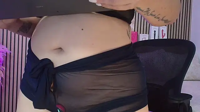 Snapshot of JuliRamirez chatting on September 10, 2025, 12:59 pm JuliRamirez online show from September 10, 2025, 12:59 pm