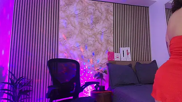 Snapshot of JuliRamirez chatting on November 22, 2025, 12:15 pm JuliRamirez online show from November 22, 2025, 12:15 pm