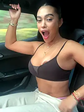 Snapshot of emma_andrew1 chatting on November 16, 2025, 5:17 pm emma andrew1 online show from November 16, 2025, 5:17 pm