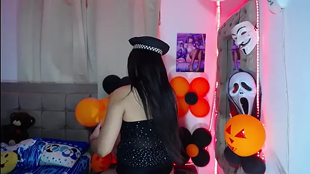 Snapshot of TRANSCATALINA chatting on October 31, 2025, 11:33 pm TRANSCATALINA online show from October 31, 2025, 11:33 pm