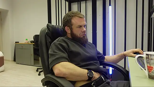 Snapshot of Tommy_Burnz chatting on February 27, 2025, 5:40 am Tommy Burnz online show from February 27, 2025, 5:40 am