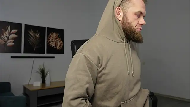 Snapshot of Tommy_Burnz chatting on November 27, 2025, 1:44 pm Tommy Burnz online show from November 27, 2025, 1:44 pm