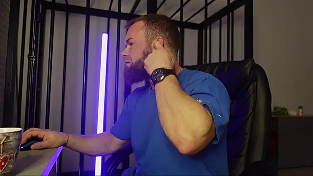 Snapshot of Tommy_Burnz chatting on January 18, 2025, 4:37 am Tommy Burnz online show from January 18, 2025, 4:37 am