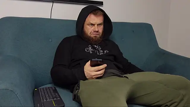 Snapshot of Tommy_Burnz chatting on March 10, 2025, 11:27 pm Tommy Burnz online show from March 10, 2025, 11:27 pm