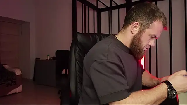 Snapshot of Tommy_Burnz chatting on February 27, 2025, 2:35 am Tommy Burnz online show from February 27, 2025, 2:35 am