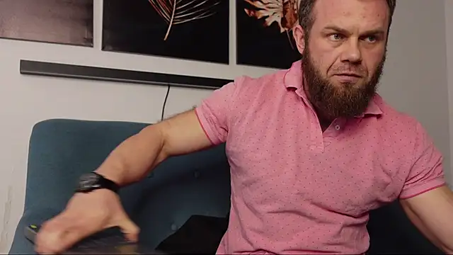 Snapshot of Tommy_Burnz chatting on March 9, 2025, 7:01 am Tommy Burnz online show from March 9, 2025, 7:01 am