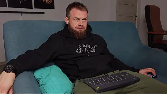 Snapshot of Tommy_Burnz chatting on March 19, 2025, 5:06 pm Tommy Burnz online show from March 19, 2025, 5:06 pm