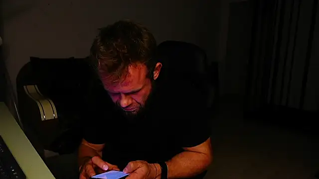 Snapshot of Tommy_Burnz chatting on September 8, 2025, 7:46 pm Tommy Burnz online show from September 8, 2025, 7:46 pm