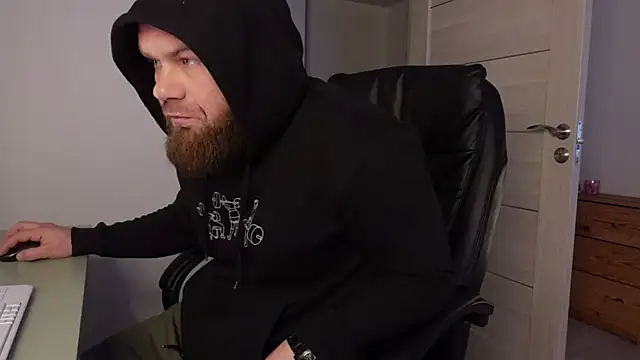 Snapshot of Tommy_Burnz chatting on March 12, 2025, 5:35 am Tommy Burnz online show from March 12, 2025, 5:35 am