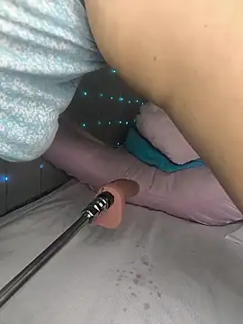 babyariane online show from April 15, 2026, 6:23 pm