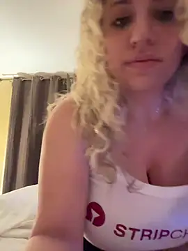 Snapshot of miamellycious chatting on February 23, 2025, 5:34 am miamellycious online show from February 23, 2025, 5:34 am