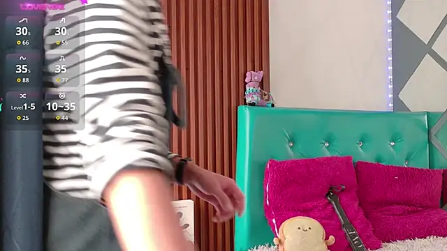 Snapshot of Chris_Bennett chatting on November 15, 2025, 1:59 pm Chris Bennett online show from November 15, 2025, 1:59 pm