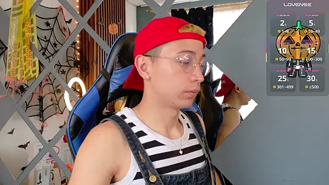 Snapshot of Chris_Bennett chatting on October 27, 2025, 12:50 pm Chris Bennett online show from October 27, 2025, 12:50 pm