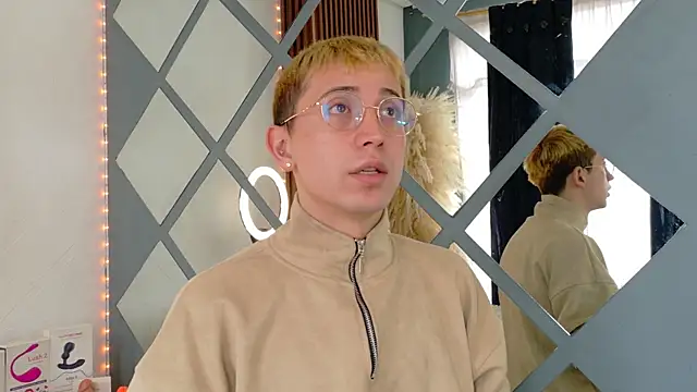 Snapshot of Chris_Bennett chatting on November 10, 2025, 1:05 pm Chris Bennett online show from November 10, 2025, 1:05 pm