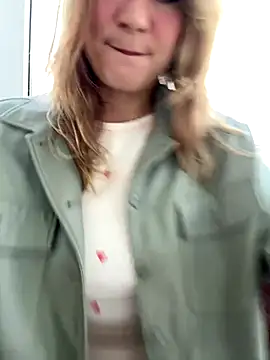 Snapshot of Puzdosia chatting on December 4, 2025, 7:29 am Puzdosia online show from December 4, 2025, 7:29 am