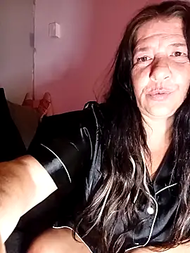 Snapshot of Leanne43 chatting on November 14, 2025, 9:29 pm Leanne43 online show from November 14, 2025, 9:29 pm