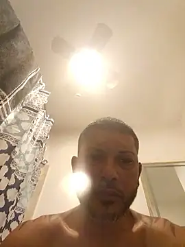 Snapshot of tropikboy chatting on May 16, 2026, 10:03 am tropikboy online show from May 16, 2026, 10:03 am