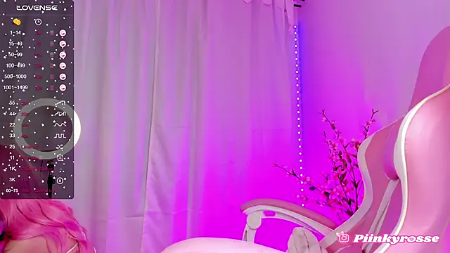 Snapshot of rosseblondee chatting on February 7, 2025, 9:26 pm rosseblondee online show from February 7, 2025, 9:26 pm