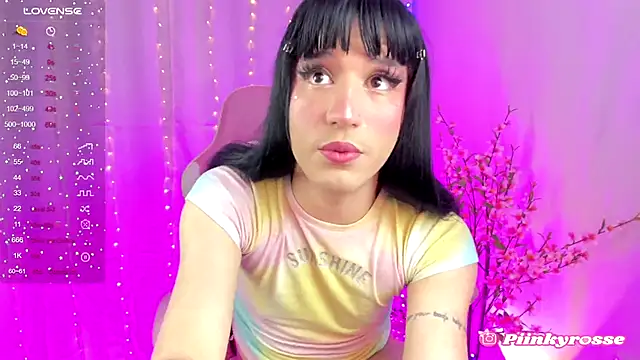 Snapshot of rosseblondee chatting on February 17, 2025, 9:43 pm rosseblondee online show from February 17, 2025, 9:43 pm