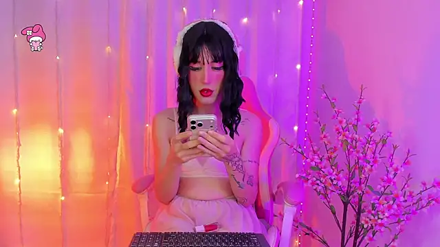 Snapshot of rosseblondee chatting on June 18, 2026, 10:15 pm rosseblondee online show from June 18, 2026, 10:15 pm