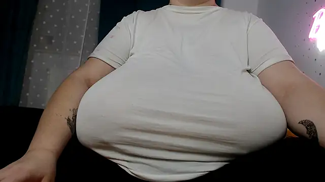 Snapshot of SenzualHotM chatting on March 2, 2025, 12:31 am SenzualHotM online show from March 2, 2025, 12:31 am