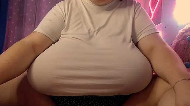Snapshot of SenzualHotM chatting on March 7, 2025, 5:06 pm SenzualHotM online show from March 7, 2025, 5:06 pm