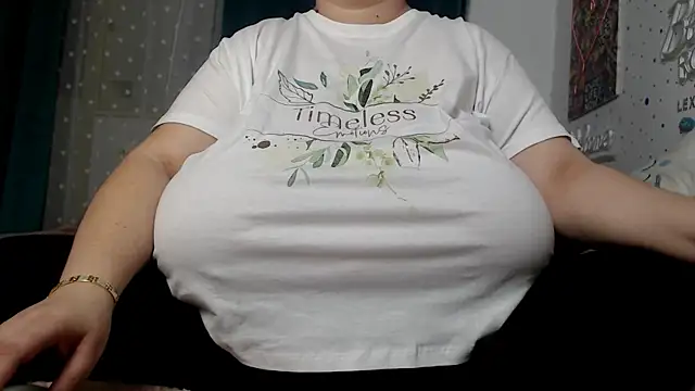 Snapshot of SenzualHotM chatting on March 20, 2025, 6:31 pm SenzualHotM online show from March 20, 2025, 6:31 pm