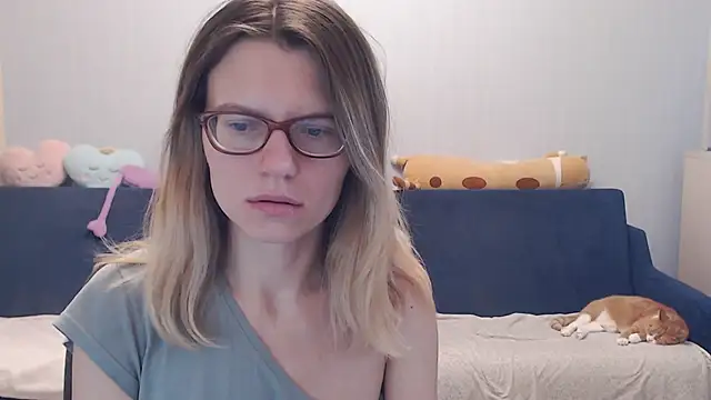 Snapshot of night_is_dark chatting on November 22, 2025, 4:39 pm night is dark online show from November 22, 2025, 4:39 pm