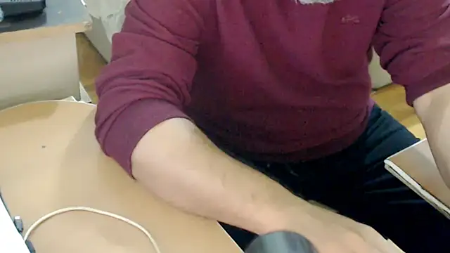 Snapshot of LiONTURK chatting on October 12, 2025, 7:59 pm LiONTURK online show from October 12, 2025, 7:59 pm
