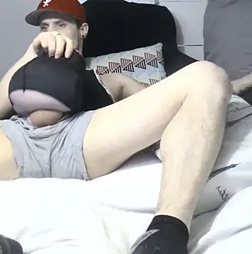 IxanSantiago95 online show from February 6, 2025, 4:21 am