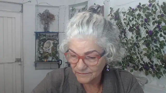 FunnyGrandma online show from November 9, 2025, 11:42 pm