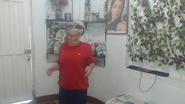 Snapshot of FunnyGrandma chatting on February 28, 2026, 4:06 pm FunnyGrandma online show from February 28, 2026, 4:06 pm