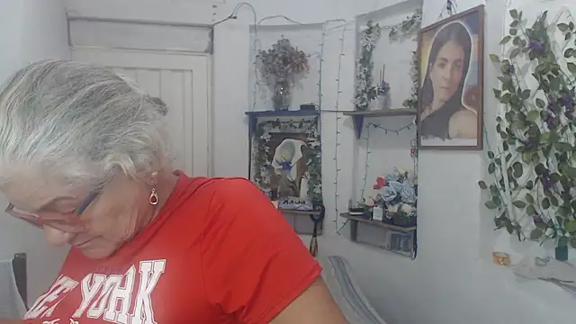 FunnyGrandma online show from September 21, 2025, 1:33 am