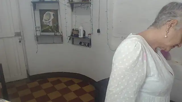 Snapshot of FunnyGrandma chatting on August 4, 2026, 1:54 am FunnyGrandma online show from August 4, 2026, 1:54 am