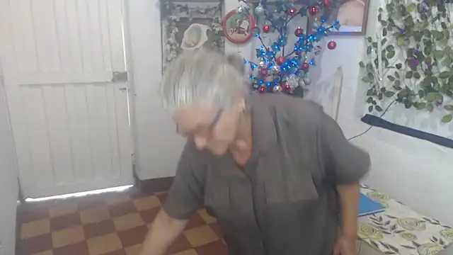 FunnyGrandma online show from December 17, 2025, 8:36 pm